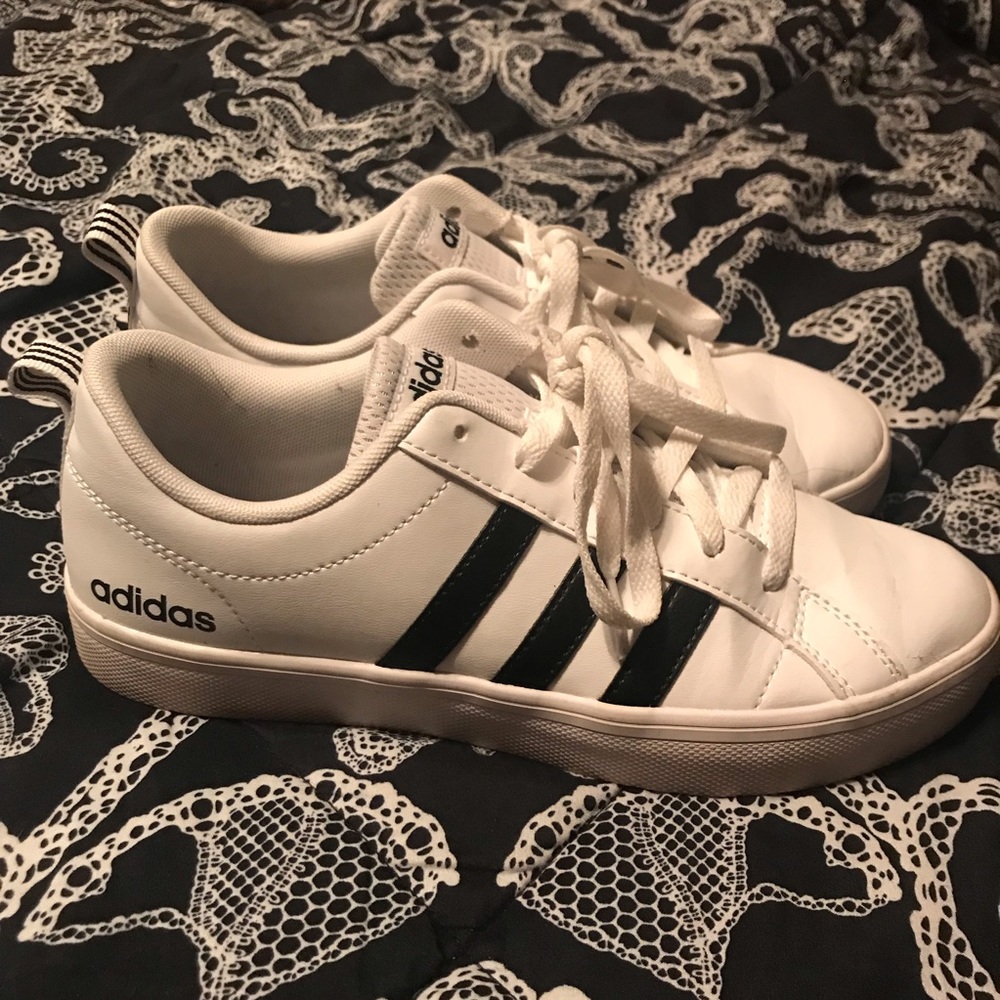 Adidas Tennis Shoes